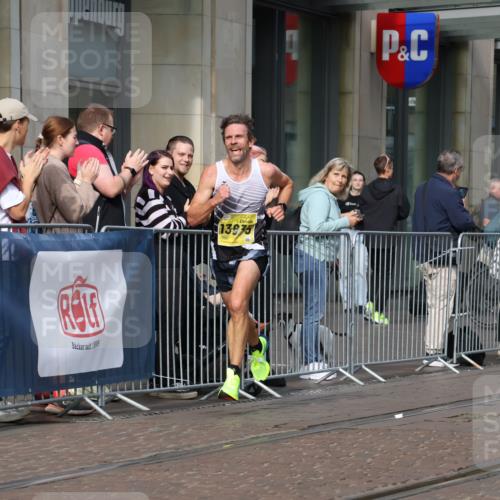 13.09.2026 - 21. swb-Marathon Bremen Strokosch-Dieckow http://msf.ph/oto/10281660 13.09.2026 10:28:25 Ziel 13515, 13547, 13567, 13593, 13624, 12272, 13501, 13635 meine-sportfotos.de