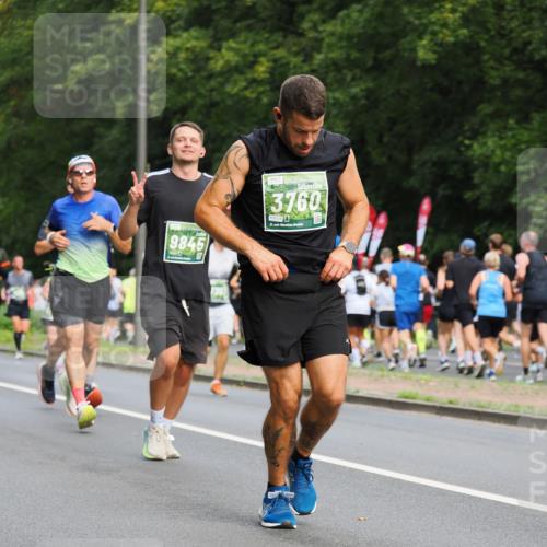 13.09.2026 - 21. swb-Marathon Bremen TobiasT http://msf.ph/oto/10281678 13.09.2026 11:56:34 Laufen 9845, 3760, 6124, 21 meine-sportfotos.de