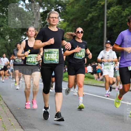 13.09.2026 - 21. swb-Marathon Bremen TobiasT http://msf.ph/oto/10281717 13.09.2026 11:56:45 Laufen 9355, 3182, 21, 7497, 194 meine-sportfotos.de