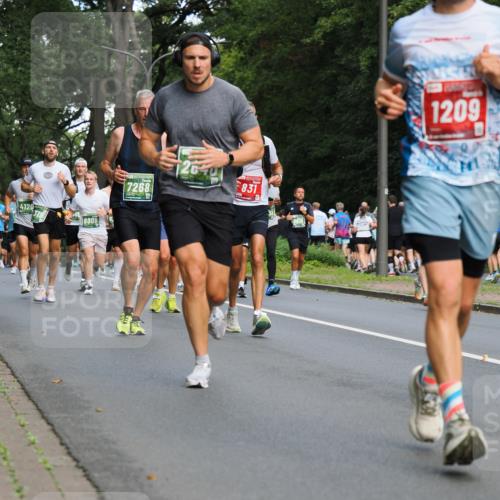 13.09.2026 - 21. swb-Marathon Bremen TobiasT http://msf.ph/oto/10281723 13.09.2026 11:56:48 Laufen 4120, 8009, 7268, 2040, 831, 8616, 1209 meine-sportfotos.de