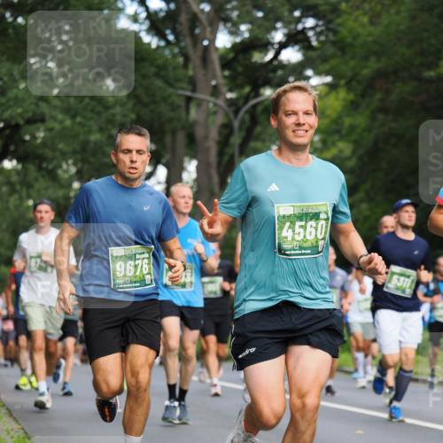 13.09.2026 - 21. swb-Marathon Bremen TobiasT http://msf.ph/oto/10281749 13.09.2026 11:56:58 Laufen 9676, 4560, 21, 326, 5311 meine-sportfotos.de