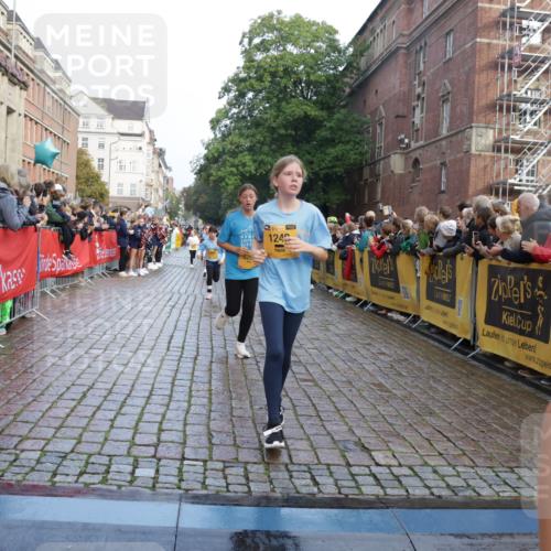 13.09.2026 - Kiel Lauf Yannick Fuchs http://msf.ph/oto/10281767 13.09.2026 08:55:34 Ziel 329, 1106, 1952, 2344, 2453, 2642, 4122, 4760, 4761, 4966, 5932, 7207, 7601, 7852, 7907, 7929, 9344, 10271, 11657, 12219, 12530, 12712, 114, 471, 495, 589, 889, 1106, 1109, 1297, 1450, 1489, 1768, 2023, 2026, 2272, 2773, 2932, 3218, 3219, 3356, 3693, 3863, 4359, 4760, 4761, 4828, 5212, 5225, 5860, 6206, 6268, 6570, 7072, 7222, 7917, 8027, 8546, 9216, 10222, 10604, 10716, 10817, 10822, 11071, 11235, 11400, 11469, 11573, 12349, 277, 1150, 1160, 1310 meine-sportfotos.de