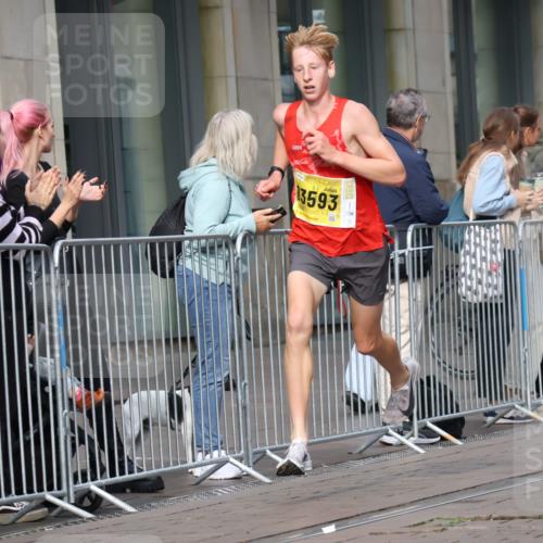 13.09.2026 - 21. swb-Marathon Bremen Strokosch-Dieckow http://msf.ph/oto/10281797 13.09.2026 10:28:42 Ziel 10597, 13604, 13614, 13624, 13515, 13547, 13567, 13593, 13635 meine-sportfotos.de