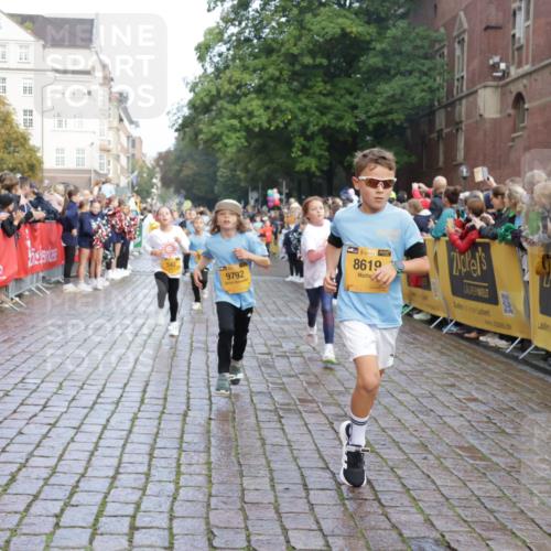 13.09.2026 - Kiel Lauf Yannick Fuchs http://msf.ph/oto/10281807 13.09.2026 08:55:38 Ziel 329, 1150, 1952, 2344, 2453, 2642, 2998, 4122, 5932, 7748, 7852, 7929, 9033, 9302, 10227, 10271, 11439, 11657, 12198, 12530, 12712, 114, 329, 471, 589, 889, 1106, 1109, 1297, 1450, 1489, 1768, 2023, 2026, 2272, 2932, 3218, 3219, 3356, 3693, 3863, 4359, 4760, 4761, 4966, 5212, 5225, 5860, 6206, 6268, 6570, 7072, 7207, 7222, 7601, 7907, 7917, 8027, 8546, 9216, 9344, 10222, 10604, 10716, 10817, 10822, 11071, 11235, 11400, 11469, 11573, 12219, 12349, 277, 1160, 1310 meine-sportfotos.de