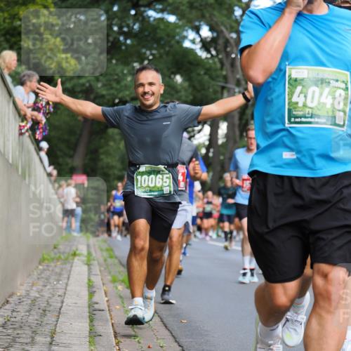13.09.2026 - 21. swb-Marathon Bremen TobiasT http://msf.ph/oto/10281870 13.09.2026 11:57:46 Laufen 10065, 4048 meine-sportfotos.de