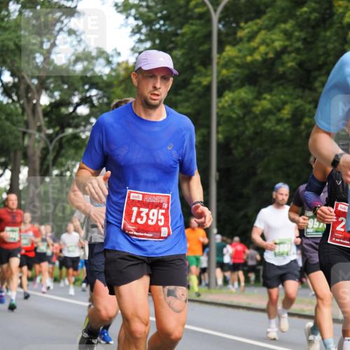 13.09.2026 - 21. swb-Marathon Bremen TobiasT http://msf.ph/oto/10281882 13.09.2026 11:57:49 Laufen 1395, 21, 26, 957, 2, 21 meine-sportfotos.de