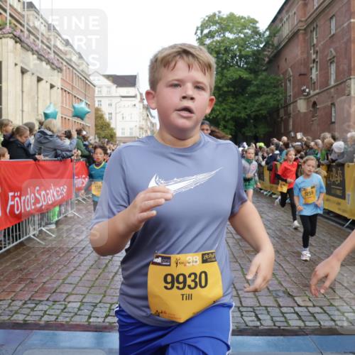 13.09.2026 - Kiel Lauf Yannick Fuchs http://msf.ph/oto/10281894 13.09.2026 08:55:45 Ziel 277, 645, 1150, 1160, 1249, 1310, 1712, 2453, 2998, 3253, 4122, 4545, 4682, 5876, 6290, 7748, 7929, 9033, 9302, 10188, 10227, 10271, 10818, 10934, 11439, 11657, 12198, 12712, 114, 329, 589, 1106, 1109, 1297, 1489, 1768, 1952, 2023, 2026, 2272, 2344, 2642, 2932, 3218, 3219, 3356, 3693, 4359, 4760, 4761, 4966, 5225, 5860, 5932, 6206, 6268, 7072, 7207, 7222, 7601, 7852, 7907, 7929, 8027, 8546, 9216, 9344, 10222, 10604, 10716, 11400, 11469, 11573, 12219, 74, 76 meine-sportfotos.de