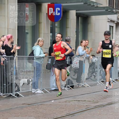 13.09.2026 - 21. swb-Marathon Bremen Strokosch-Dieckow http://msf.ph/oto/10281909 13.09.2026 10:29:06 Ziel 11234, 13517, 13542, 13557, 10597, 13604, 13614, 13624 meine-sportfotos.de