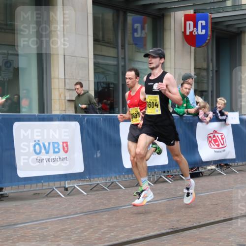 13.09.2026 - 21. swb-Marathon Bremen Strokosch-Dieckow http://msf.ph/oto/10281934 13.09.2026 10:29:09 Ziel 11234, 13517, 13542, 13557, 13623, 10597, 13604, 13614 meine-sportfotos.de