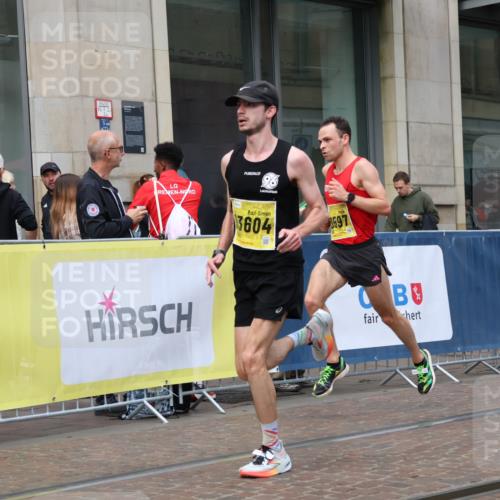 13.09.2026 - 21. swb-Marathon Bremen Strokosch-Dieckow http://msf.ph/oto/10281946 13.09.2026 10:29:09 Ziel 11234, 13517, 13542, 13557, 13623, 10597, 13604, 13614 meine-sportfotos.de