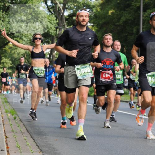 13.09.2026 - 21. swb-Marathon Bremen TobiasT http://msf.ph/oto/10282020 13.09.2026 11:58:37 Laufen 2771, 9668, 684, 139, 84 meine-sportfotos.de