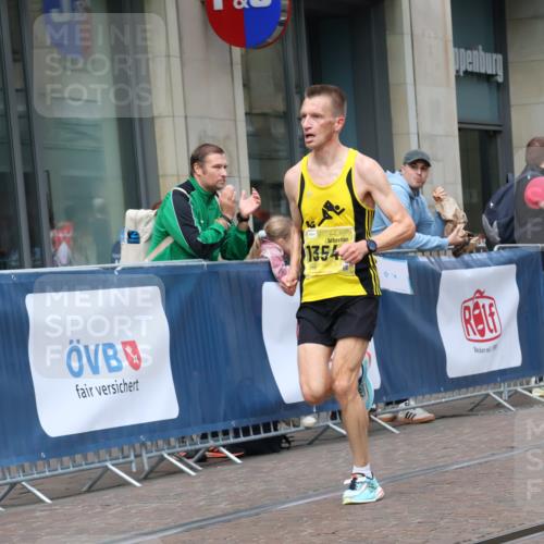 13.09.2026 - 21. swb-Marathon Bremen Strokosch-Dieckow http://msf.ph/oto/10282033 13.09.2026 10:29:28 Ziel 11234, 13510, 13579, 13623, 10597, 13517, 13542, 13557 meine-sportfotos.de