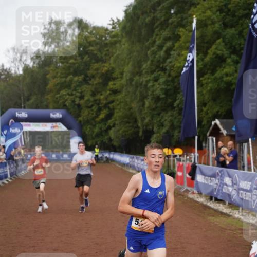 13.09.2026 - Airport Race Dennis Weichert http://msf.ph/oto/10282034 13.09.2026 10:18:44 Ziel 5409, 5411 meine-sportfotos.de