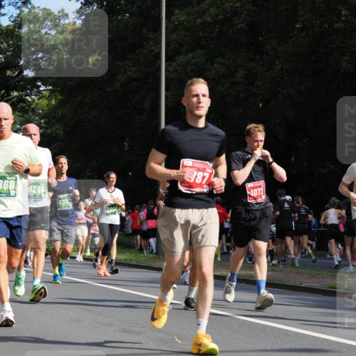 13.09.2026 - 21. swb-Marathon Bremen TobiasT http://msf.ph/oto/10282081 13.09.2026 11:59:43 Laufen 860, 1936, 3804, 187, 1073 meine-sportfotos.de