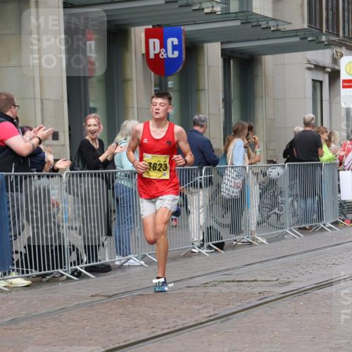 13.09.2026 - 21. swb-Marathon Bremen Strokosch-Dieckow http://msf.ph/oto/10282109 13.09.2026 10:29:38 Ziel 11234, 13510, 13517, 13542, 13557, 13579, 13623 meine-sportfotos.de