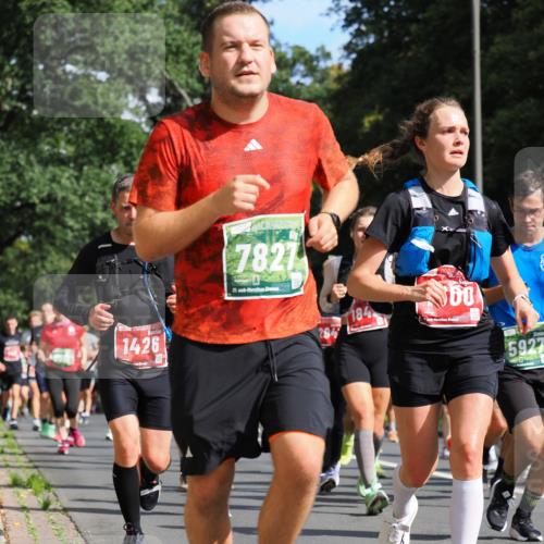 13.09.2026 - 21. swb-Marathon Bremen TobiasT http://msf.ph/oto/10282136 13.09.2026 11:59:59 Laufen 1426, 7827, 284, 184, 00, 26, 5927 meine-sportfotos.de