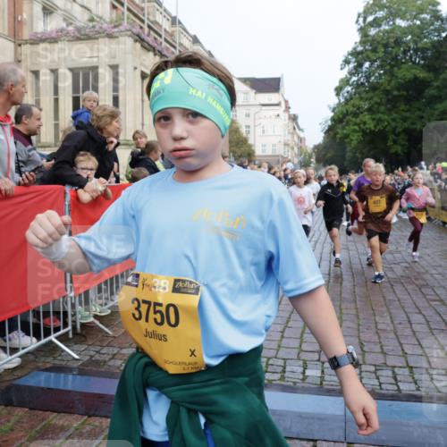 13.09.2026 - Kiel Lauf Yannick Fuchs http://msf.ph/oto/10282137 13.09.2026 08:56:05 Ziel 74, 76, 234, 547, 669, 808, 1126, 1444, 1581, 2143, 2197, 2711, 3179, 3350, 3409, 3454, 5012, 5259, 5759, 5781, 6212, 6232, 6738, 7155, 7489, 7816, 8527, 8619, 9792, 9930, 9935, 11376, 11995, 12138, 12557, 277, 645, 1150, 1160, 1249, 1310, 1712, 1952, 2344, 2453, 2642, 2998, 3253, 3358, 4122, 4545, 4682, 4755, 5289, 5297, 5547, 5876, 5932, 6290, 7748, 7929, 9033, 9302, 10227, 10271, 10818, 11439, 11657, 12712, 3750, 4023, 5545, 5823, 329, 7207, 7601, 7907, 12219 meine-sportfotos.de