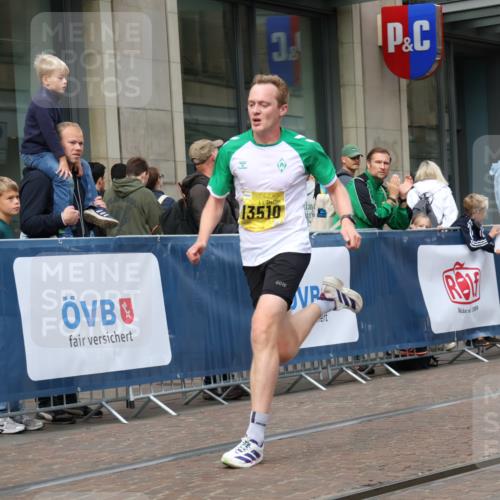 13.09.2026 - 21. swb-Marathon Bremen Strokosch-Dieckow http://msf.ph/oto/10282177 13.09.2026 10:29:46 Ziel 13522, 13561, 11234, 13510, 13542, 13579, 13623 meine-sportfotos.de