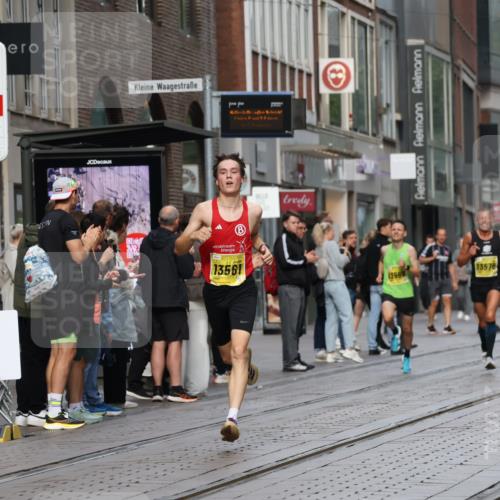 13.09.2026 - 21. swb-Marathon Bremen Strokosch-Dieckow http://msf.ph/oto/10282184 13.09.2026 10:30:11 Ziel 12458, 13522, 13569, 13576, 13603, 13522, 13561 meine-sportfotos.de