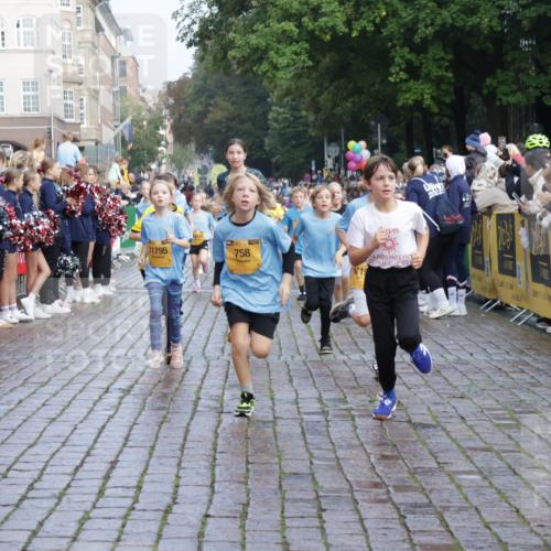 13.09.2026 - Kiel Lauf Yannick Fuchs http://msf.ph/oto/10282203 13.09.2026 08:56:09 Ziel 74, 76, 234, 669, 808, 1126, 1346, 1444, 1581, 2143, 2197, 2685, 3179, 3350, 3409, 3454, 5012, 5259, 5687, 5759, 6003, 6212, 6232, 6738, 7155, 7390, 7489, 7816, 8527, 9374, 9930, 9935, 10803, 11376, 11995, 12138, 12242, 12557, 277, 547, 645, 1150, 1160, 1249, 1310, 1712, 2453, 2711, 2998, 3253, 3358, 3409, 4122, 4545, 4682, 4755, 5289, 5297, 5547, 5781, 5876, 6290, 7748, 7929, 9033, 9302, 10227, 10271, 10818, 11439, 11657, 12712, 3750, 4023, 5545, 5823, 329, 7207, 7601 meine-sportfotos.de