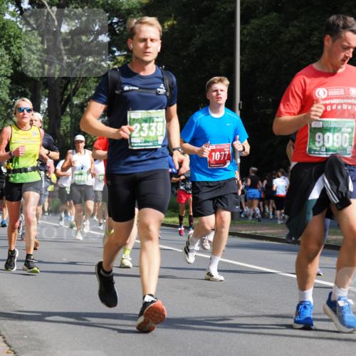 13.09.2026 - 21. swb-Marathon Bremen TobiasT http://msf.ph/oto/10282210 13.09.2026 12:00:12 Laufen 6886, 2339, 1077, 9090 meine-sportfotos.de