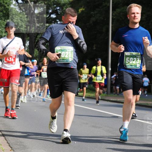 13.09.2026 - 21. swb-Marathon Bremen TobiasT http://msf.ph/oto/10282226 13.09.2026 12:00:21 Laufen 24, 434, 0211, 21, 26, 5023, 126, 8 meine-sportfotos.de