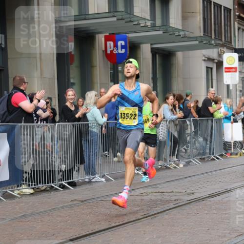 13.09.2026 - 21. swb-Marathon Bremen Strokosch-Dieckow http://msf.ph/oto/10282238 13.09.2026 10:30:17 Ziel 12458, 13603, 13522, 13561, 13569, 13576 meine-sportfotos.de