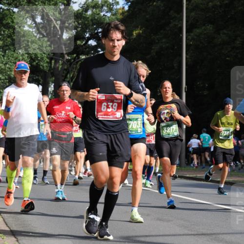 13.09.2026 - 21. swb-Marathon Bremen TobiasT http://msf.ph/oto/10282242 13.09.2026 12:00:25 Laufen 1931, 639, 703, 1573, 3217, 7384 meine-sportfotos.de