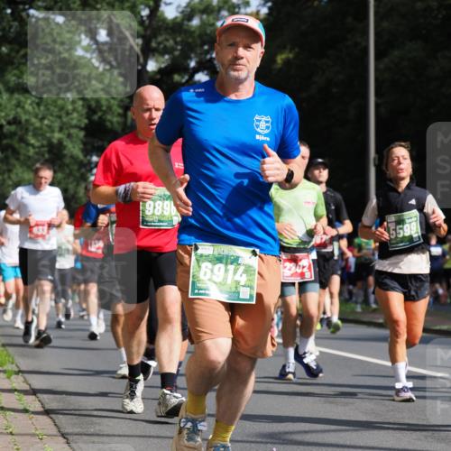 13.09.2026 - 21. swb-Marathon Bremen TobiasT http://msf.ph/oto/10282276 13.09.2026 12:00:40 Laufen 989, 6914, 21, 026, 5599 meine-sportfotos.de