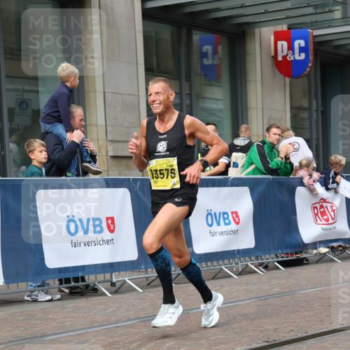 13.09.2026 - 21. swb-Marathon Bremen Strokosch-Dieckow http://msf.ph/oto/10282307 13.09.2026 10:30:20 Ziel 12458, 13537, 13603, 13522, 13561, 13569, 13576 meine-sportfotos.de