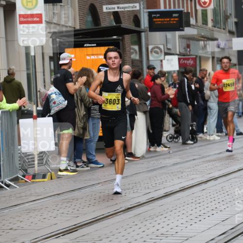 13.09.2026 - 21. swb-Marathon Bremen Strokosch-Dieckow http://msf.ph/oto/10282320 13.09.2026 10:30:31 Ziel 12458, 13537, 13554, 13630, 13522, 13561, 13569, 13576, 13603 meine-sportfotos.de