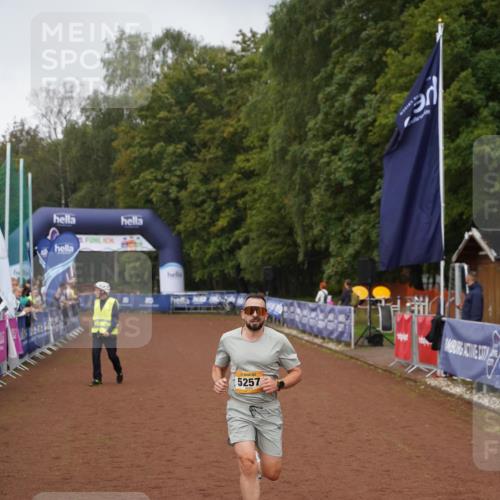 13.09.2026 - Airport Race Dennis Weichert http://msf.ph/oto/10282337 13.09.2026 10:19:37 Ziel 5257, 5451 meine-sportfotos.de