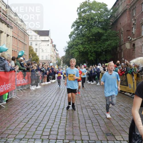 13.09.2026 - Kiel Lauf Yannick Fuchs http://msf.ph/oto/10282363 13.09.2026 08:56:18 Ziel 407, 470, 669, 759, 1009, 1346, 2173, 2497, 2640, 2685, 3179, 3350, 3750, 4023, 4165, 4602, 5459, 5545, 5687, 5759, 5823, 6003, 6212, 6232, 6275, 6371, 6591, 6738, 7390, 7489, 7702, 7726, 7769, 8056, 8259, 8544, 8784, 8917, 9374, 9957, 10610, 10803, 11310, 11409, 12242, 74, 76, 234, 277, 547, 645, 808, 1126, 1150, 1160, 1249, 1310, 1444, 1581, 1712, 2143, 2197, 2711, 3253, 3358, 3409, 3454, 4545, 4682, 4755, 5012, 5259, 5289, 5297, 5547, 5781, 5876, 6232, 6290, 9302, 10818 meine-sportfotos.de