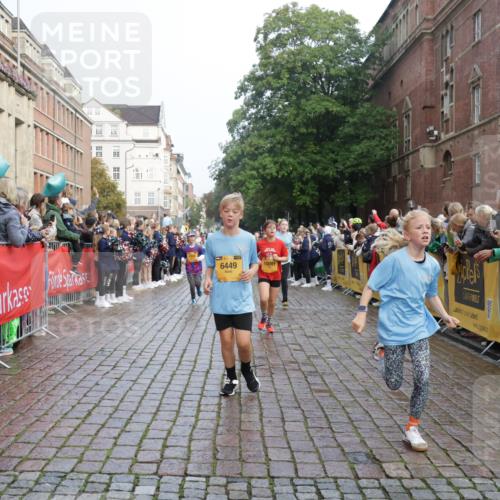 13.09.2026 - Kiel Lauf Yannick Fuchs http://msf.ph/oto/10282370 13.09.2026 08:56:19 Ziel 407, 470, 669, 759, 1009, 1346, 2173, 2497, 2640, 2685, 2719, 3179, 3350, 3750, 4023, 4165, 4602, 5459, 5545, 5687, 5759, 5823, 6003, 6212, 6275, 6371, 6591, 7390, 7489, 7702, 7726, 7769, 8056, 8259, 8544, 8784, 8917, 9374, 9957, 10610, 10803, 11310, 11409, 12242, 74, 76, 234, 277, 547, 645, 808, 1126, 1160, 1249, 1310, 1444, 1581, 1712, 2143, 2197, 2711, 3179, 3253, 3358, 3409, 3454, 4545, 4682, 4755, 5012, 5259, 5289, 5297, 5547, 5781, 5876, 6232, 6290, 10818 meine-sportfotos.de