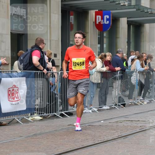 13.09.2026 - 21. swb-Marathon Bremen Strokosch-Dieckow http://msf.ph/oto/10282382 13.09.2026 10:30:37 Ziel 13537, 13554, 13572, 13630, 12458, 13569, 13576, 13603 meine-sportfotos.de