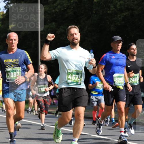 13.09.2026 - 21. swb-Marathon Bremen TobiasT http://msf.ph/oto/10282401 13.09.2026 12:01:15 Laufen 7067, 2, 7785, 4575, 5610, 8750, 2499 meine-sportfotos.de