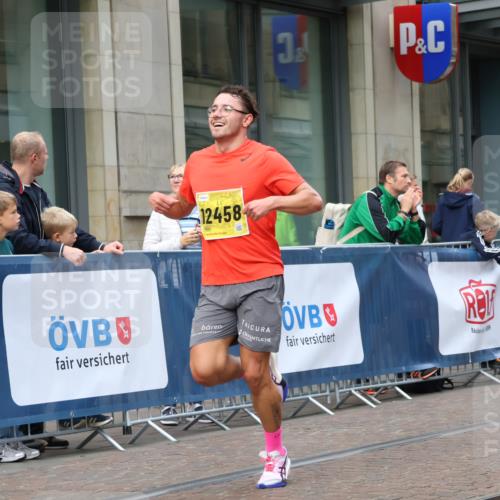 13.09.2026 - 21. swb-Marathon Bremen Strokosch-Dieckow http://msf.ph/oto/10282411 13.09.2026 10:30:38 Ziel 13537, 13554, 13572, 13602, 13630, 12458, 13569, 13576, 13603 meine-sportfotos.de