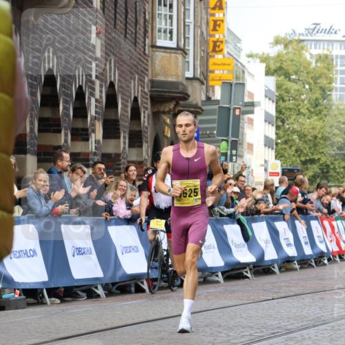 13.09.2026 - 21. swb-Marathon Bremen Strokosch-Dieckow http://msf.ph/oto/10282426 13.09.2026 10:26:45 Ziel 13525, 13502 meine-sportfotos.de