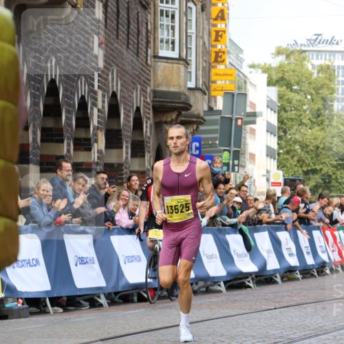 13.09.2026 - 21. swb-Marathon Bremen Strokosch-Dieckow http://msf.ph/oto/10282435 13.09.2026 10:26:45 Ziel 13525, 13502 meine-sportfotos.de