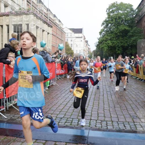 13.09.2026 - Kiel Lauf Yannick Fuchs http://msf.ph/oto/10282449 13.09.2026 08:56:23 Ziel 407, 470, 758, 759, 1009, 1346, 2173, 2497, 2640, 2685, 2719, 3078, 3750, 4023, 4165, 4537, 4602, 5459, 5545, 5687, 5823, 6003, 6275, 6371, 6591, 7702, 7726, 7769, 7866, 8056, 8259, 8544, 8719, 8784, 8917, 9957, 10610, 10803, 11310, 11409, 11795, 74, 76, 234, 547, 645, 669, 808, 1126, 1249, 1346, 1444, 1581, 2143, 2197, 2685, 2711, 3179, 3350, 3358, 3409, 3454, 4755, 5012, 5259, 5289, 5297, 5547, 5759, 5781, 5876, 6212, 6232, 7390, 9374 meine-sportfotos.de