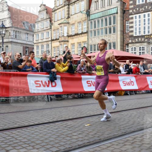 13.09.2026 - 21. swb-Marathon Bremen Strokosch-Dieckow http://msf.ph/oto/10282492 13.09.2026 10:26:47 Ziel 13525, 13502 meine-sportfotos.de