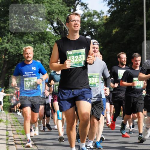 13.09.2026 - 21. swb-Marathon Bremen TobiasT http://msf.ph/oto/10282521 13.09.2026 12:02:10 Laufen 93, 8384, 13231, 166, 26, 6, 236, 900 meine-sportfotos.de