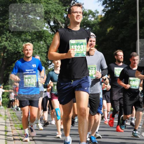 13.09.2026 - 21. swb-Marathon Bremen TobiasT http://msf.ph/oto/10282529 13.09.2026 12:02:10 Laufen 93, 8384, 6, 13231, 26, 36, 42, 4900 meine-sportfotos.de
