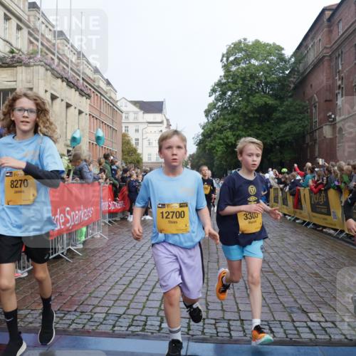 13.09.2026 - Kiel Lauf Yannick Fuchs http://msf.ph/oto/10282549 13.09.2026 08:56:28 Ziel 407, 470, 582, 758, 759, 1009, 1137, 1950, 2173, 2719, 3078, 3750, 4023, 4127, 4128, 4537, 4602, 4617, 5315, 5459, 5545, 5823, 6275, 6371, 7702, 7769, 7865, 7866, 8259, 8544, 8719, 8784, 9021, 9626, 9957, 10610, 10612, 10939, 11795, 12032, 74, 76, 234, 547, 669, 808, 1126, 1346, 1444, 1581, 2143, 2197, 2497, 2640, 2685, 2711, 3179, 3350, 3358, 3409, 3454, 4165, 4755, 5012, 5259, 5289, 5547, 5687, 5759, 5781, 6003, 6212, 6232, 7390, 9374, 5781 meine-sportfotos.de