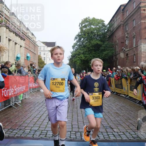 13.09.2026 - Kiel Lauf Yannick Fuchs http://msf.ph/oto/10282554 13.09.2026 08:56:28 Ziel 407, 470, 582, 758, 759, 1009, 1137, 1950, 2173, 2719, 3078, 3750, 4023, 4127, 4128, 4537, 4602, 4617, 5315, 5459, 5545, 5823, 6275, 6371, 7702, 7769, 7865, 7866, 8259, 8544, 8719, 8784, 9021, 9626, 9957, 10610, 10612, 10939, 11795, 12032, 74, 76, 234, 547, 669, 808, 1126, 1346, 1444, 1581, 2143, 2197, 2497, 2640, 2685, 2711, 3179, 3350, 3358, 3409, 3454, 4165, 4755, 5012, 5259, 5289, 5547, 5687, 5759, 5781, 6003, 6212, 6232, 7390, 9374, 5781 meine-sportfotos.de