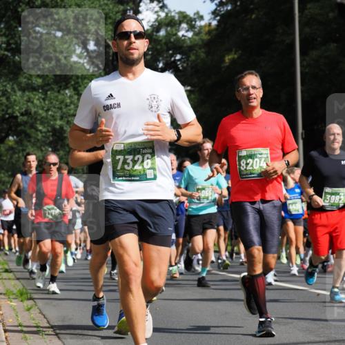 13.09.2026 - 21. swb-Marathon Bremen TobiasT http://msf.ph/oto/10282575 13.09.2026 12:02:16 Laufen 7326, 21, 26, 055, 8204, 3982, 15 meine-sportfotos.de
