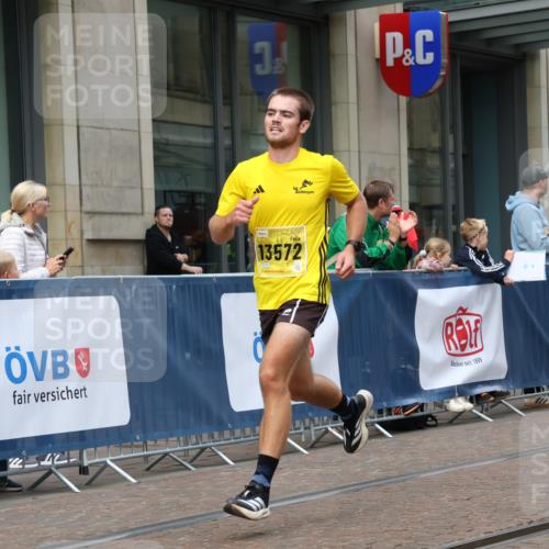 13.09.2026 - 21. swb-Marathon Bremen Strokosch-Dieckow http://msf.ph/oto/10282577 13.09.2026 10:31:05 Ziel 13504, 13571, 13537, 13554, 13572, 13602, 13630 meine-sportfotos.de