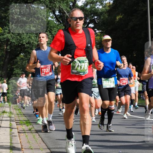13.09.2026 - 21. swb-Marathon Bremen TobiasT http://msf.ph/oto/10282597 13.09.2026 12:02:19 Laufen 131, 1738, 7178, 9688, 1384 meine-sportfotos.de