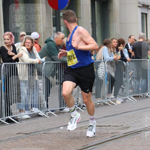13.09.2026 - 21. swb-Marathon Bremen Strokosch-Dieckow http://msf.ph/oto/10282637 13.09.2026 10:31:16 Ziel 13504, 13643, 13571, 13572, 13602, 13630 meine-sportfotos.de
