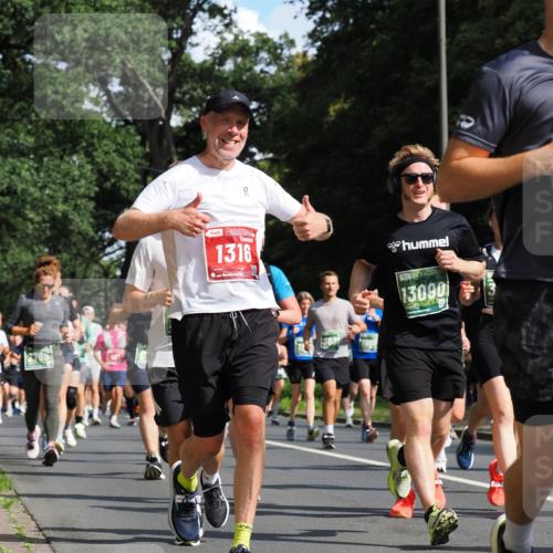 13.09.2026 - 21. swb-Marathon Bremen TobiasT http://msf.ph/oto/10282652 13.09.2026 12:02:27 Laufen 1316, 3030, 13090 meine-sportfotos.de